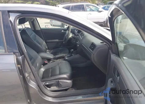 2014 Volkswagen Jetta 1.8T Se z USA, uszkodzony, nr VIN 3VWD17AJ8EM278130